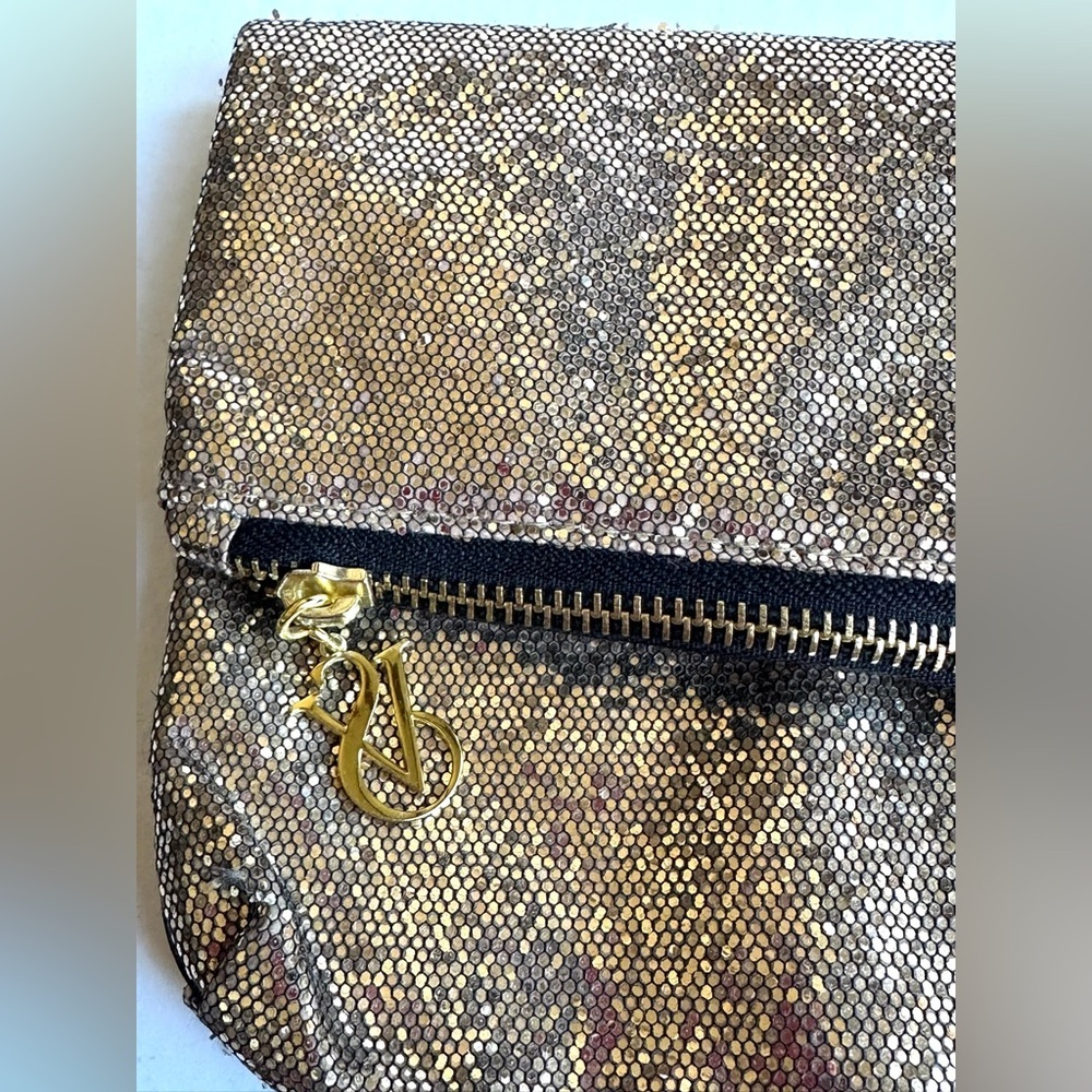 Victoria’s Secret Shimmering Gold Glitter Party Cosmetic Folding Clutch Bag - Picture 4 of 10